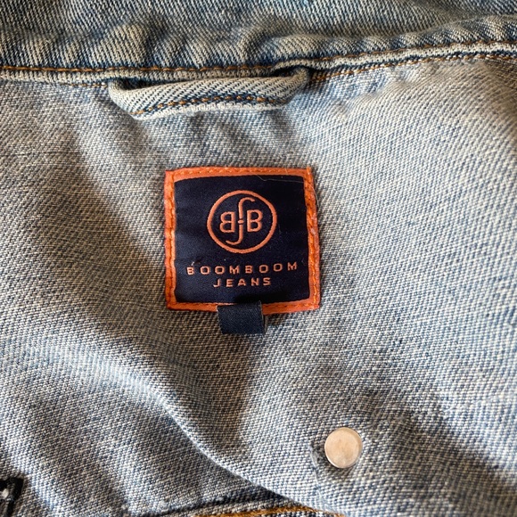 ✨Denim jacket with patchwork detailing✨ - Picture 5 of 5